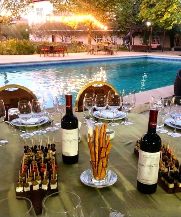 Chabiant Guesthouse Chateau Monolit Ikinci Yeniyol 外观 照片