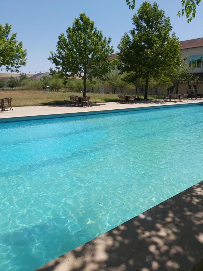Chabiant Guesthouse Chateau Monolit Ikinci Yeniyol 外观 照片