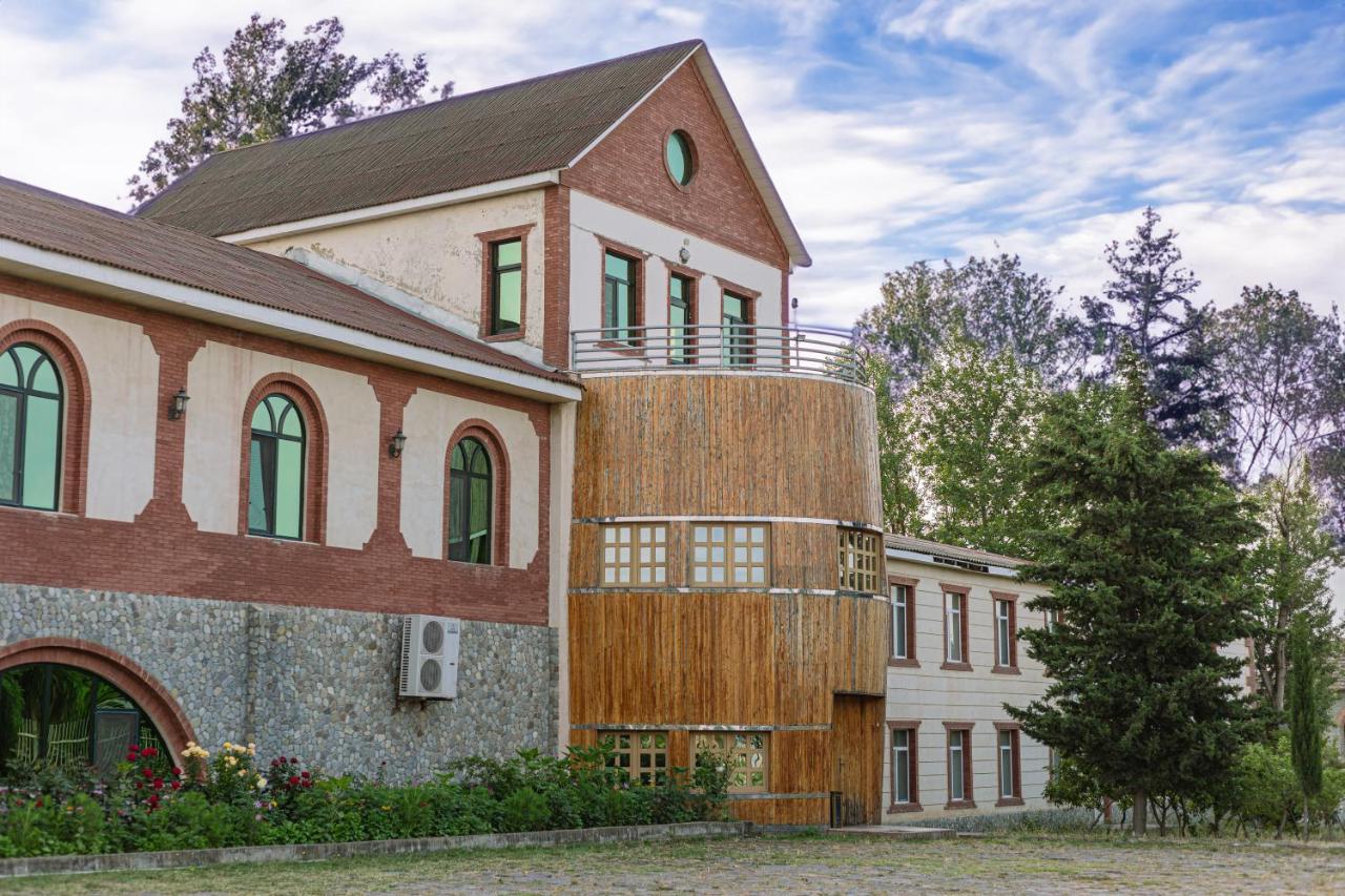 Chabiant Guesthouse Chateau Monolit Ikinci Yeniyol 外观 照片