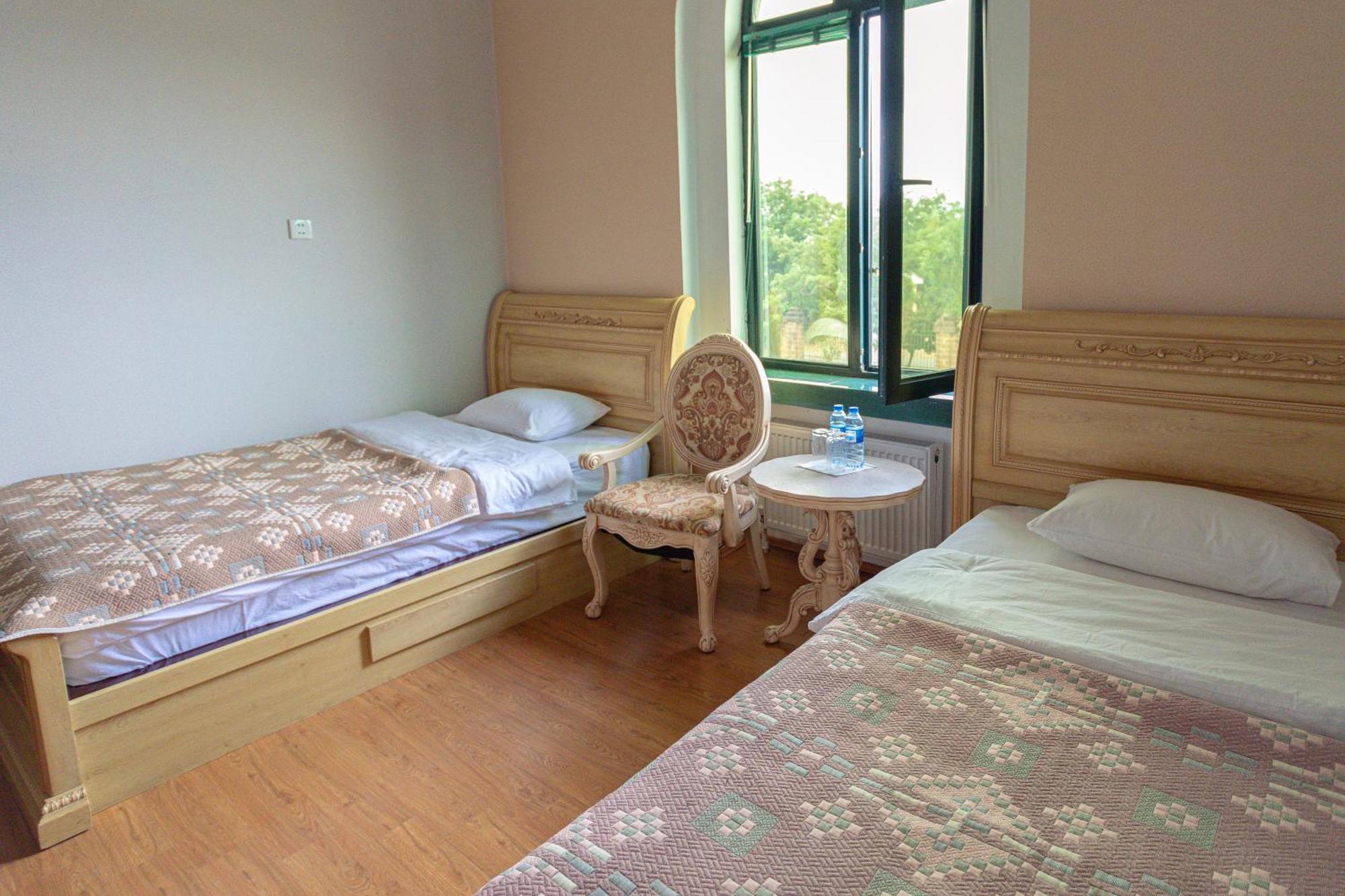 Chabiant Guesthouse Chateau Monolit Ikinci Yeniyol 外观 照片