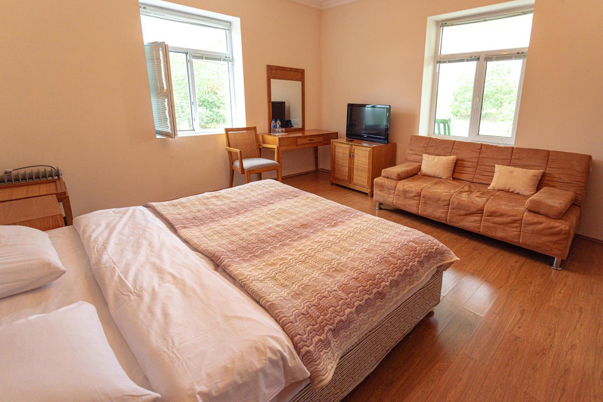 Chabiant Guesthouse Chateau Monolit Ikinci Yeniyol 外观 照片