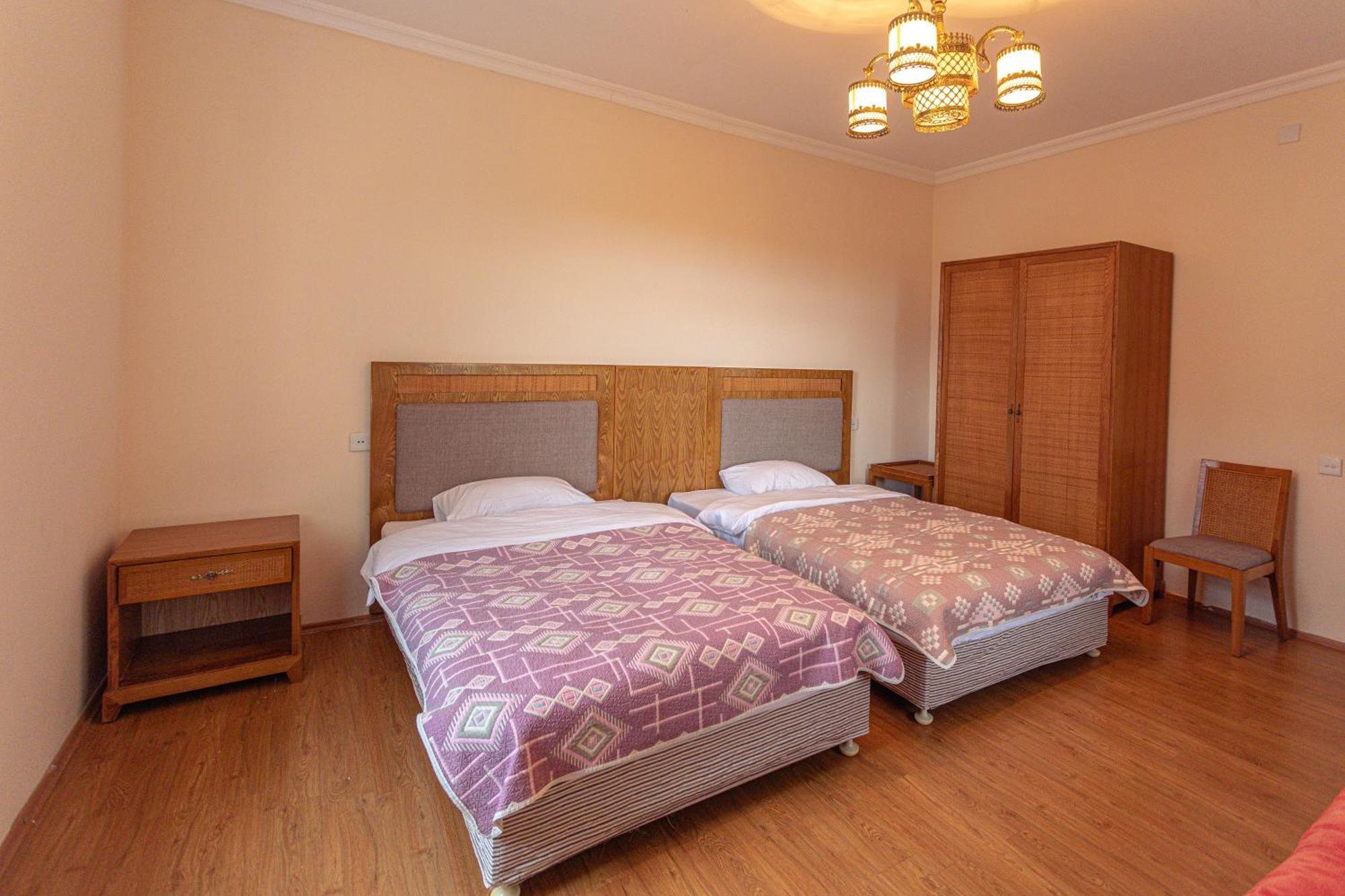 Chabiant Guesthouse Chateau Monolit Ikinci Yeniyol 外观 照片