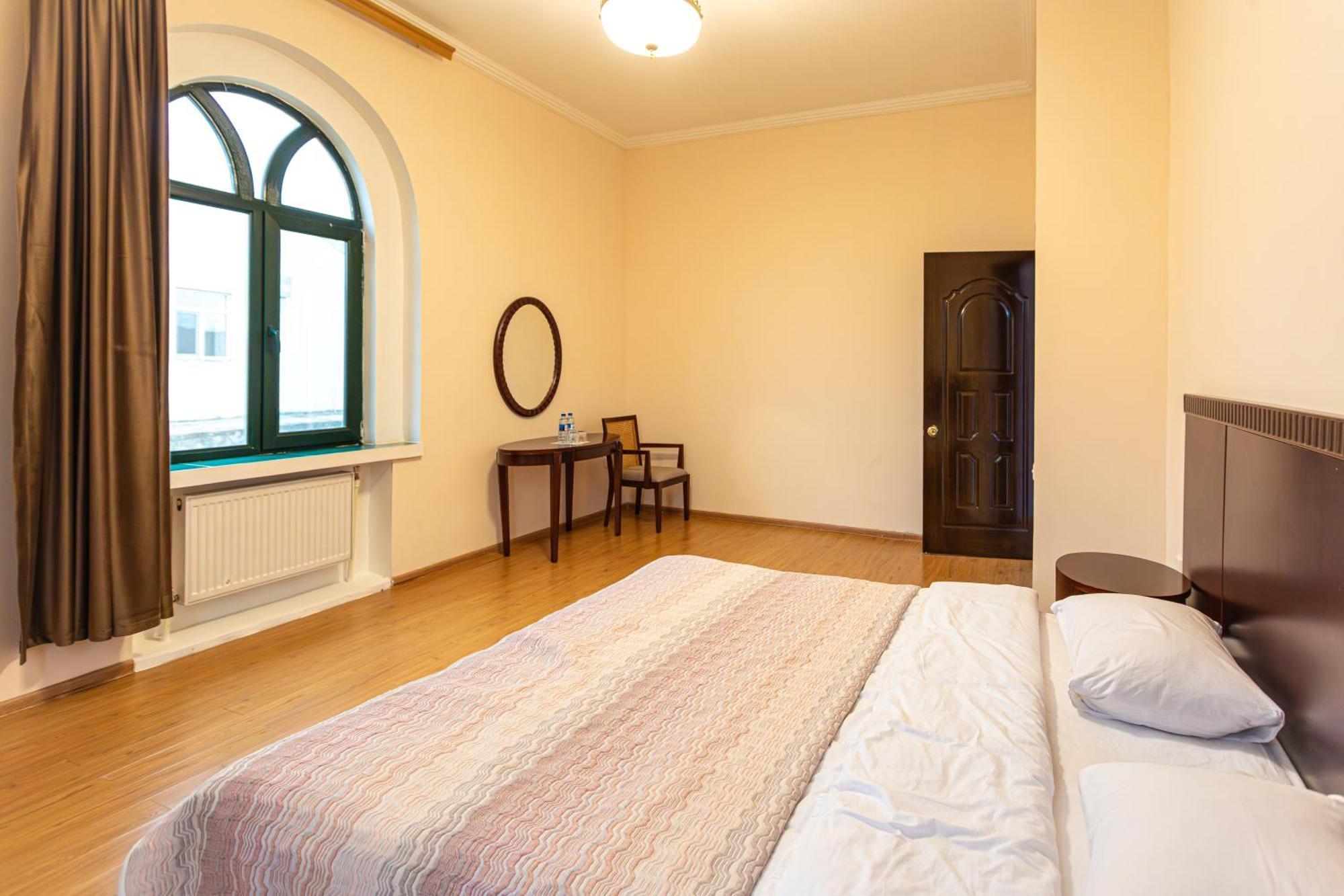 Chabiant Guesthouse Chateau Monolit Ikinci Yeniyol 外观 照片