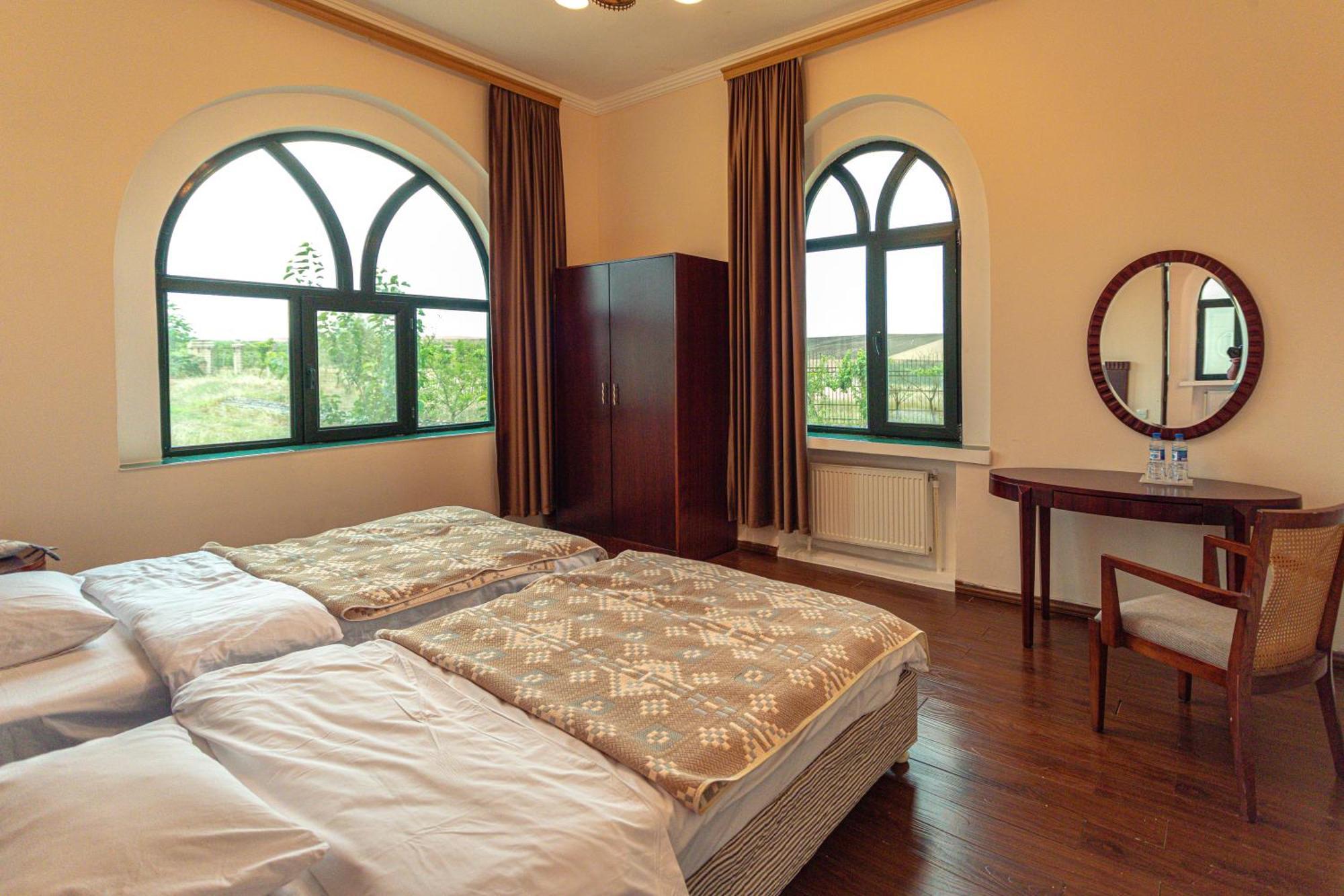 Chabiant Guesthouse Chateau Monolit Ikinci Yeniyol 外观 照片