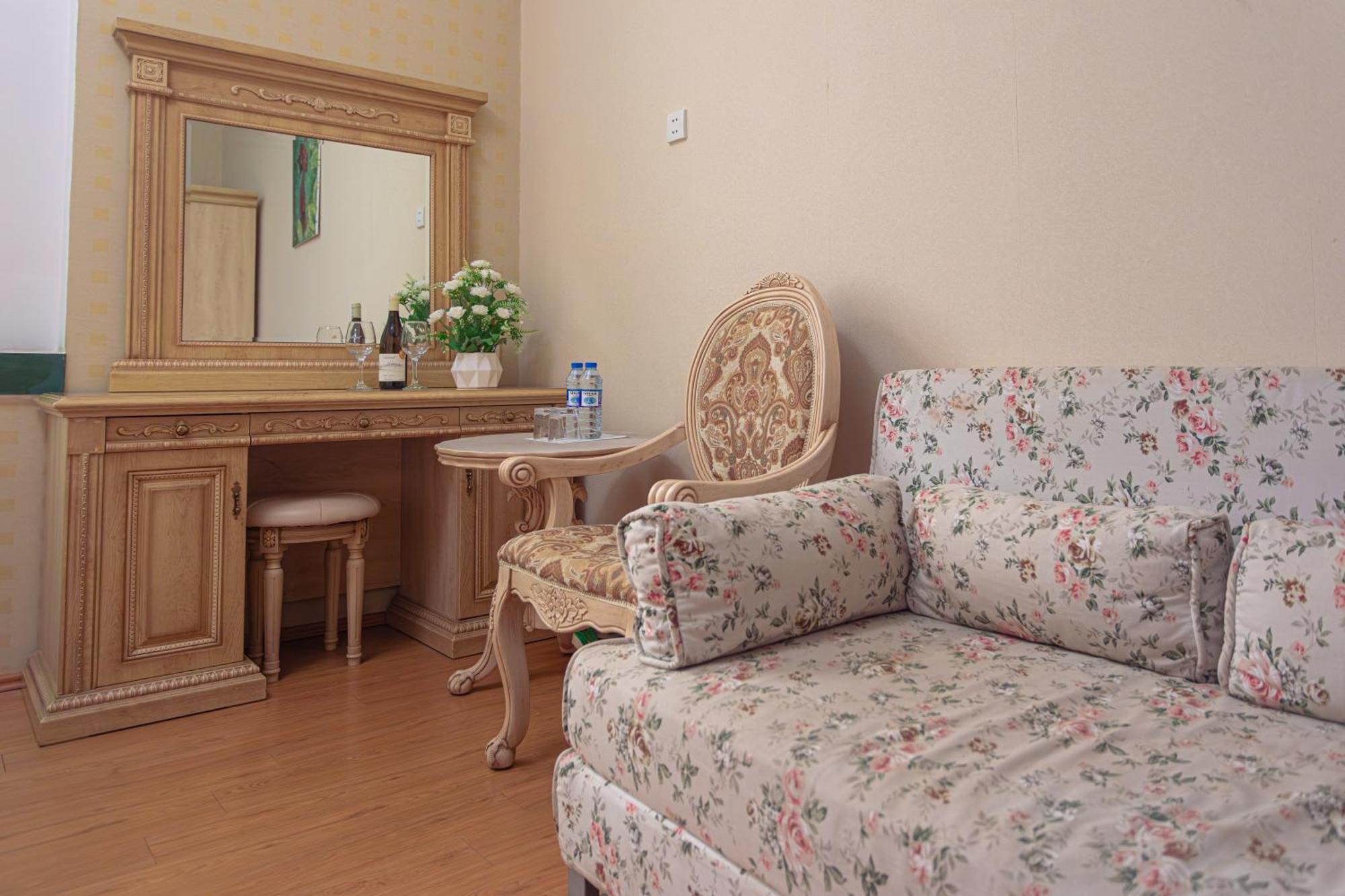 Chabiant Guesthouse Chateau Monolit Ikinci Yeniyol 外观 照片