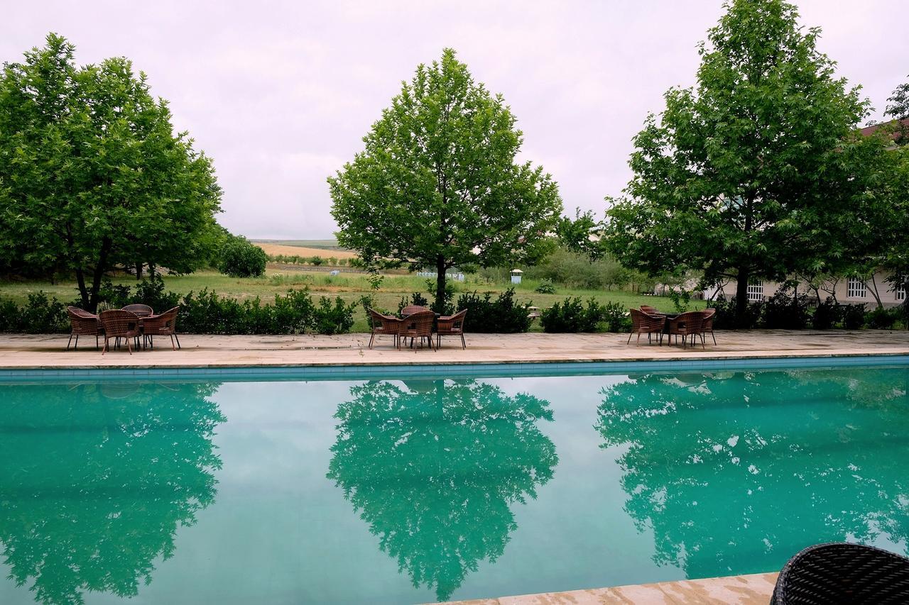 Chabiant Guesthouse Chateau Monolit Ikinci Yeniyol 外观 照片